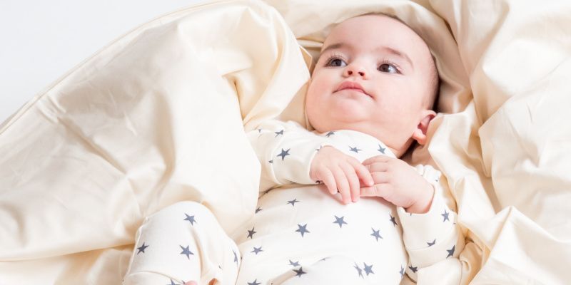 Une couverture de bébé pour votre poussette : Gardez votre bébé au